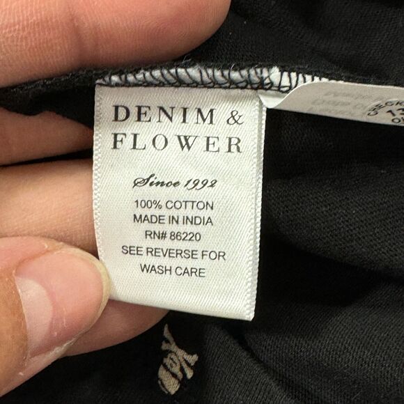 Kids Halloween Trick or Treat Shirt Size 9/10 Black Gray Skeleton Pumpkin Design - Picture 9 of 11